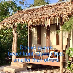 Deluxe Beachfront Queen Room