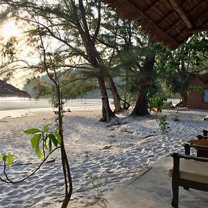 Deluxe Beachfront King Studio